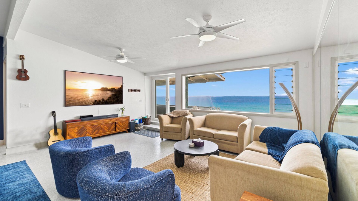 Waialua House | Island Bungalow with Private Beach, AC, Parking, WIFI, King Beds.