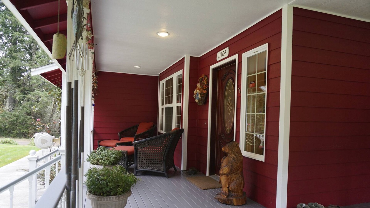 Anderson Island House | Island Castle Great Location Small Pets Ok Ferry Ride Away From Paradise!