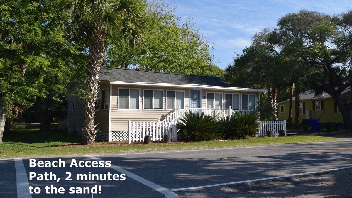 Folly Beach House | Island Center! 2–5-minute walk to beach & town! Sleeps 6 w/5 beds! Read Reviews!