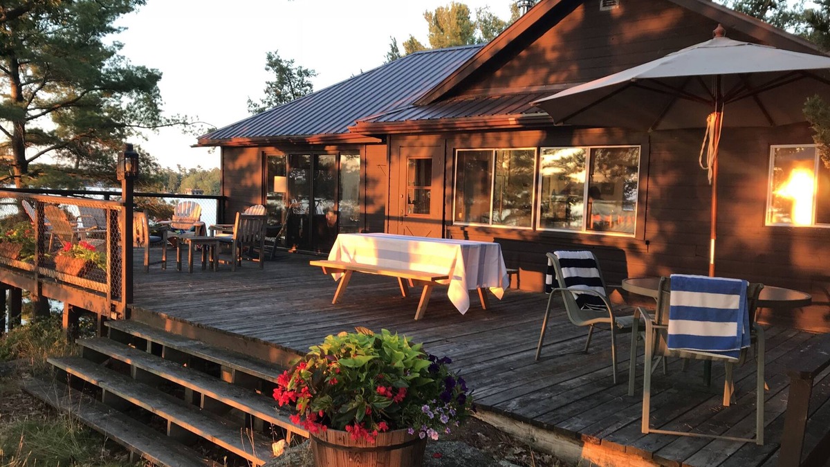 Kawartha Park Cottage | Island Cottage - Private and Spacious