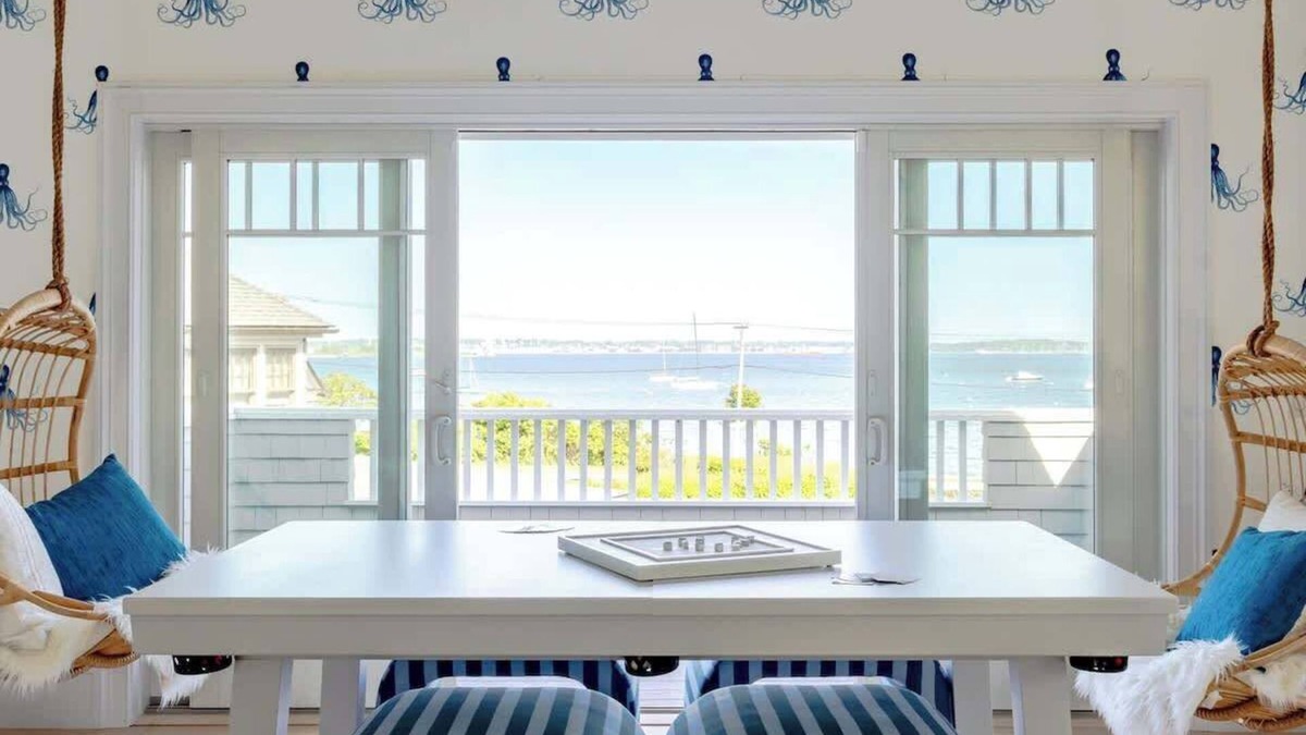 Jamestown House | Island Escape by Stay Newport