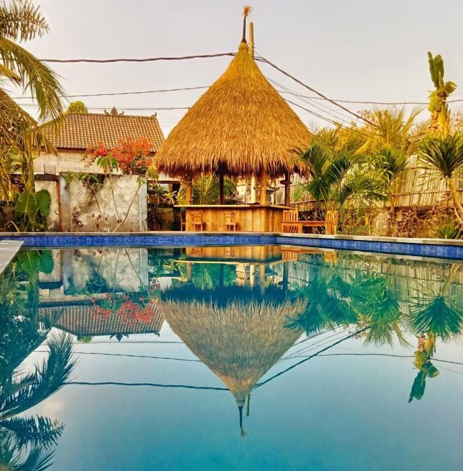 Mushroom Bay Bed & Breakfast | Island Garden Huts Lembongan