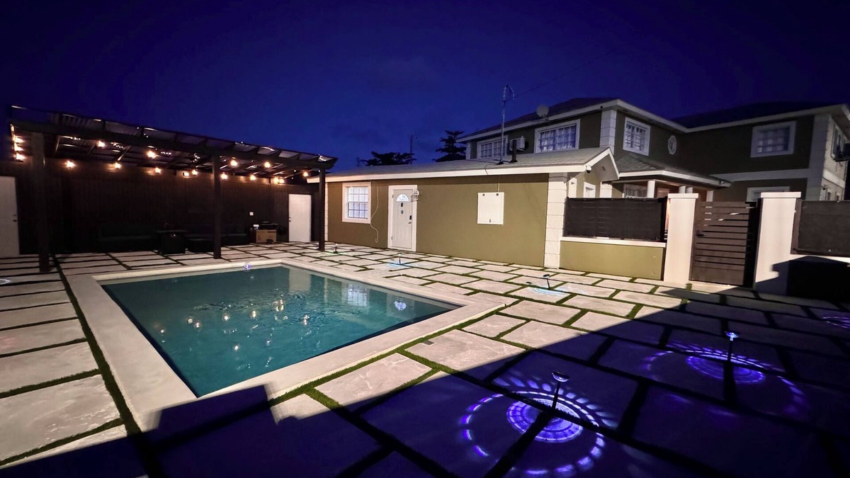 Nassau House | Island Haven Hideaway 5BR Home & Pool. 3 minute walk to beach, Very Quiet