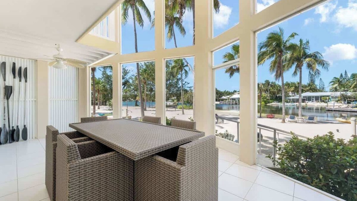 Rum Point House | Island House #16 Waterfront Condo at Rum Point