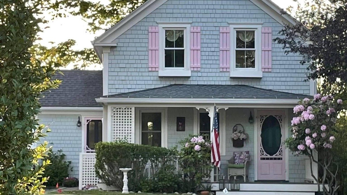 Block Island House | Island Jewel, pristine historic cottage, close to Old Harbor, 3 bed/1.5 bath