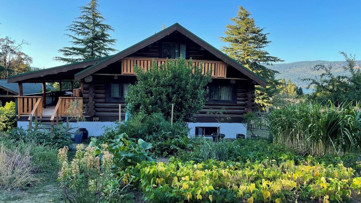 Cobble Hill Cabin | Island Log Cabin with Ocean View & Organic Garden
