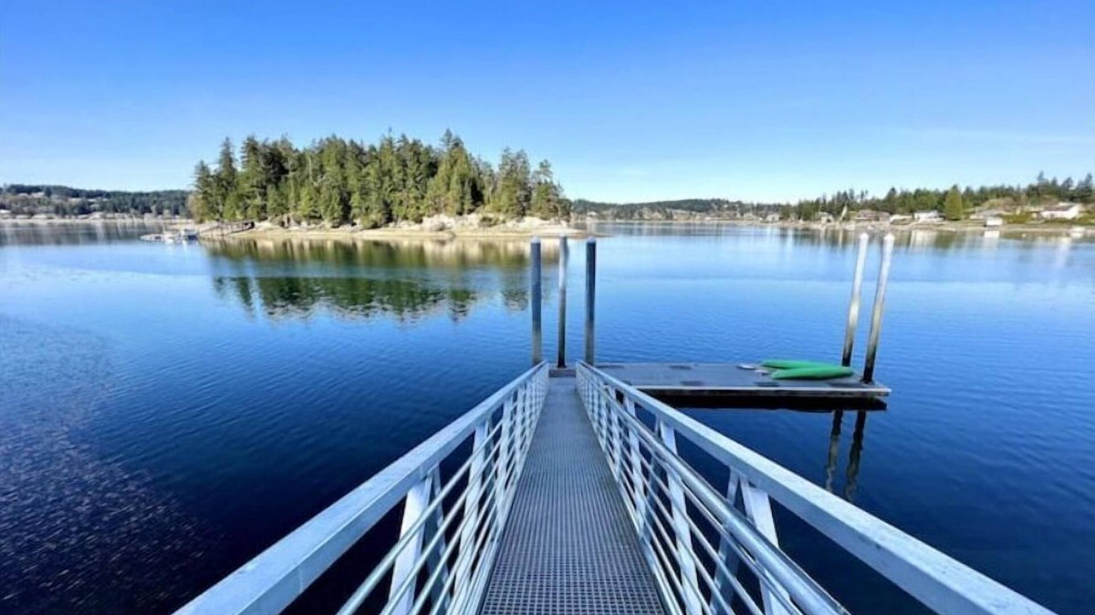 Fox Island House | Island Oasis-Waterfront w/Dock, Kayaks & SUP Board