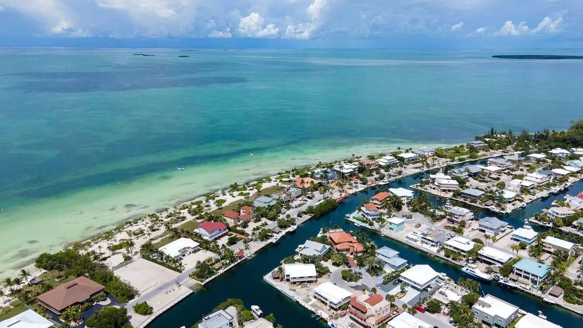 Islamorada House | Island pool home awaits in Islamorada's Port Antigua