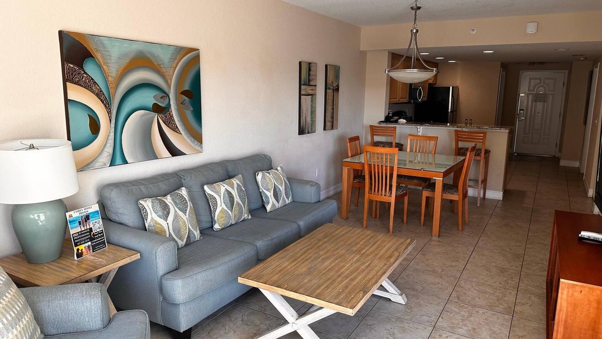 Capri Isle Condo | Island Retreat: 2BR Condo Across from Beach