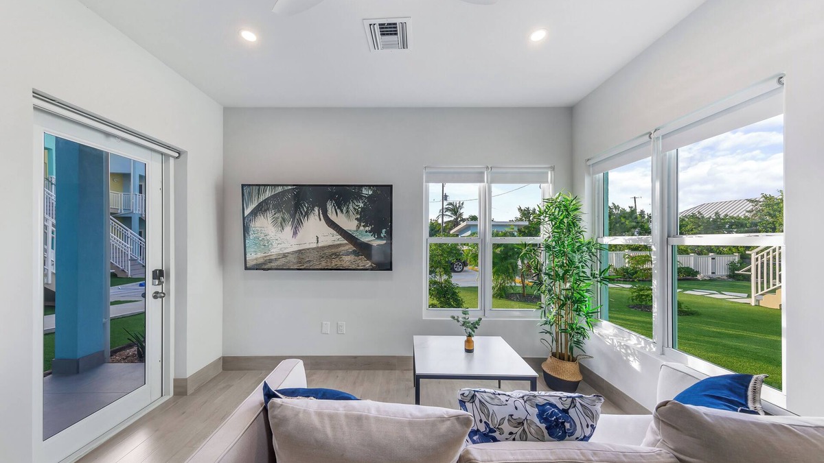 West Bay Apartment | Island Stay in West Bay - 3 Min to Beach | West Nest #105