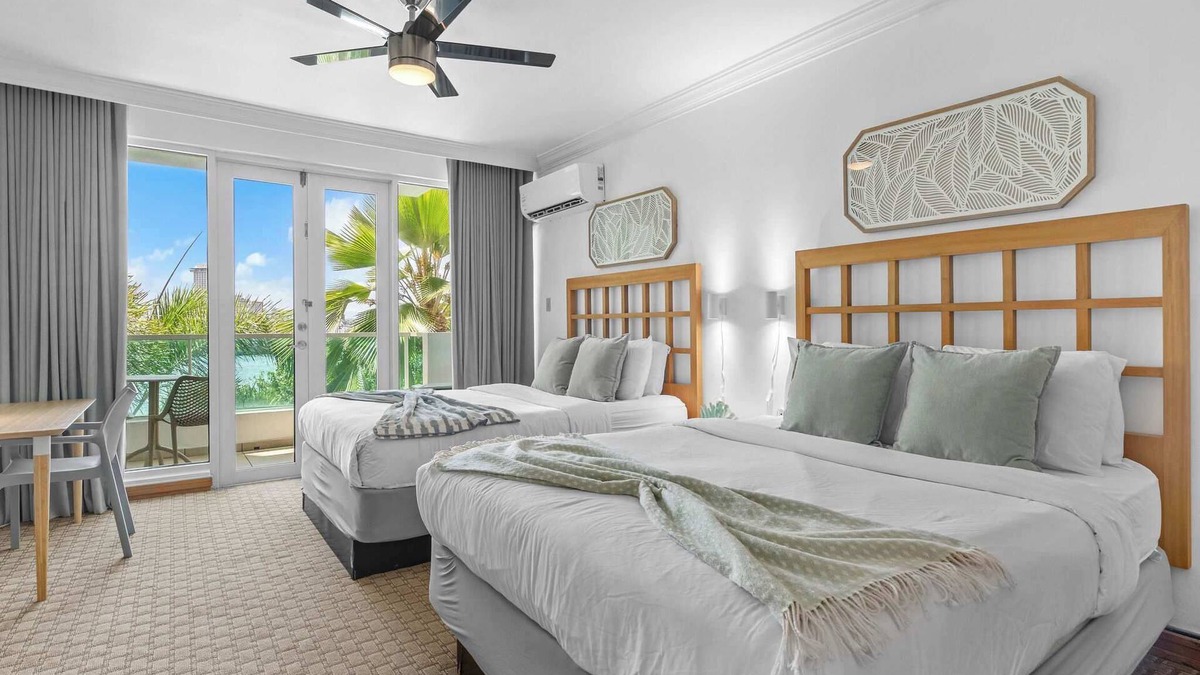 Puerta de Tierra Apartment | Island Studio - Stunning Waterfront Getaway