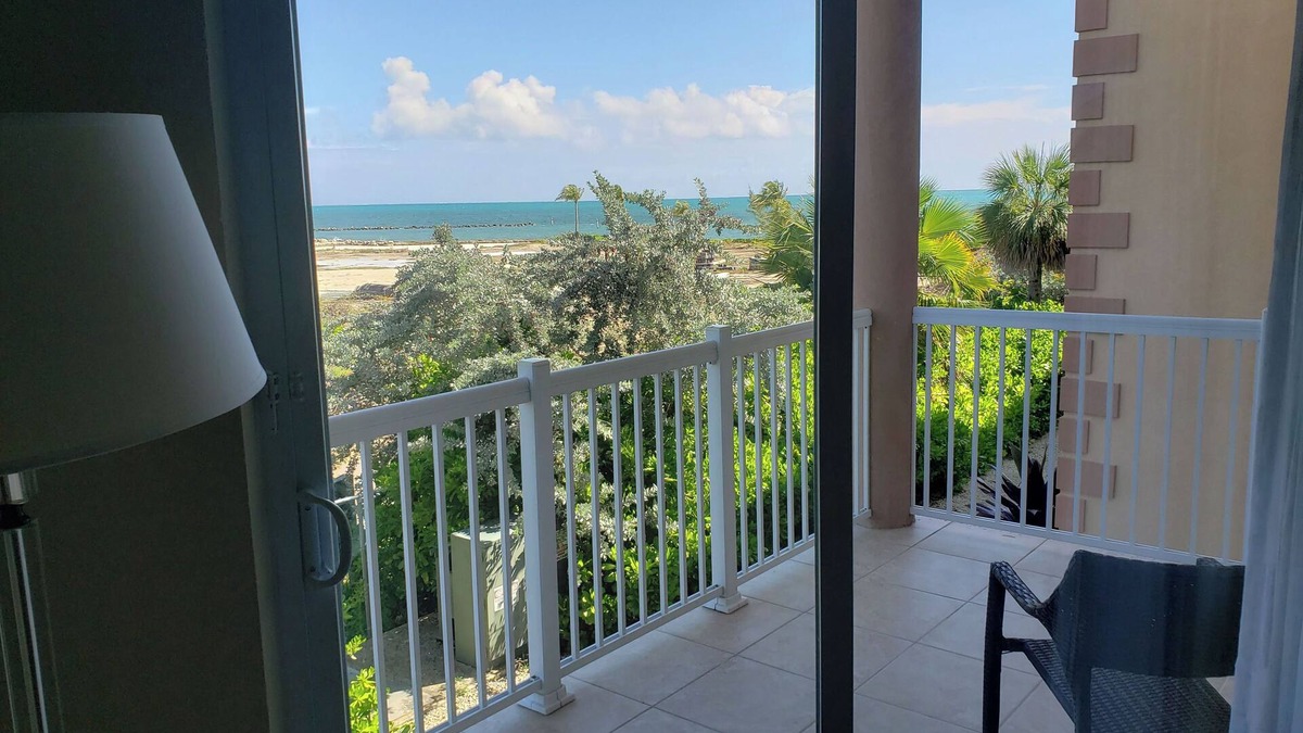 Crystal Harbour Apartment | Island Studio w/Balcony, Pool Access & Weekly Live Music for an Exciting Stay
