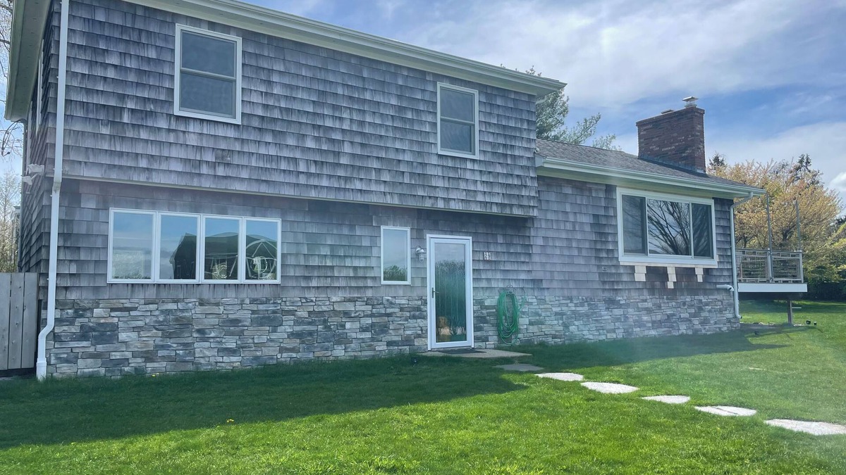 Jamestown House | Island Time - Jamestown