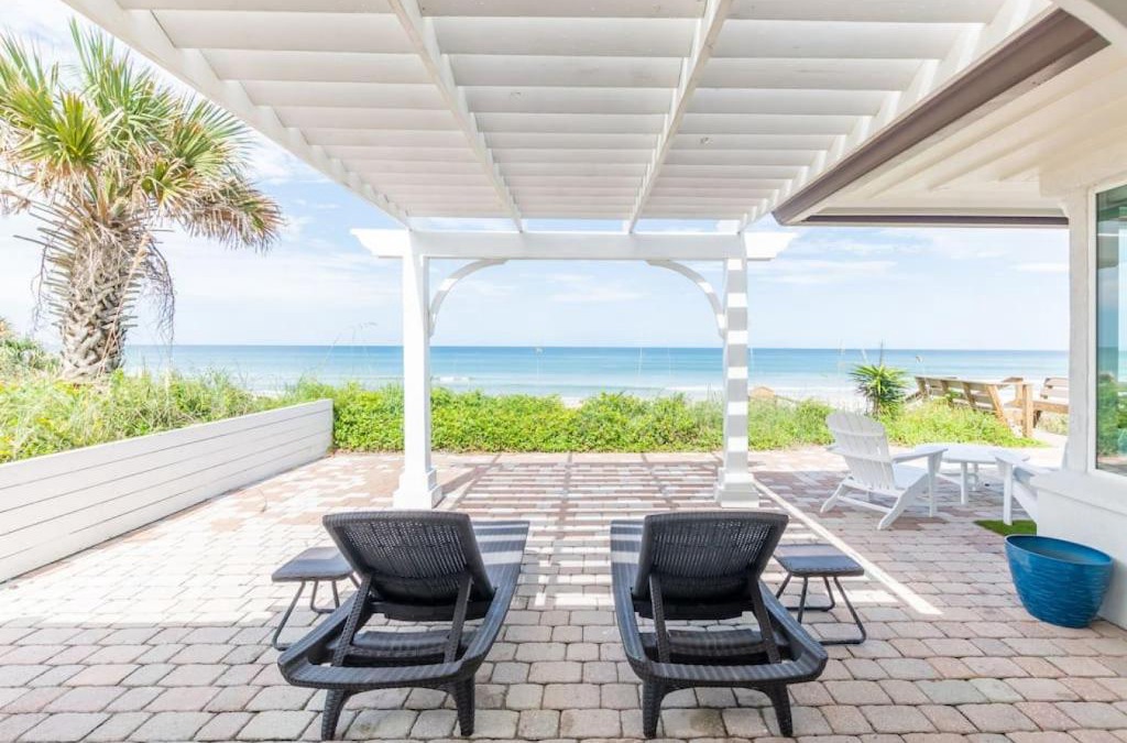 Crescent Beach House | Island Time - Oceanfront Bliss