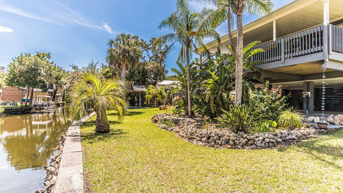 Crystal River House | Island Time-Ozello Canal Home -PvtDockw/Lift - DogOk-10ppl