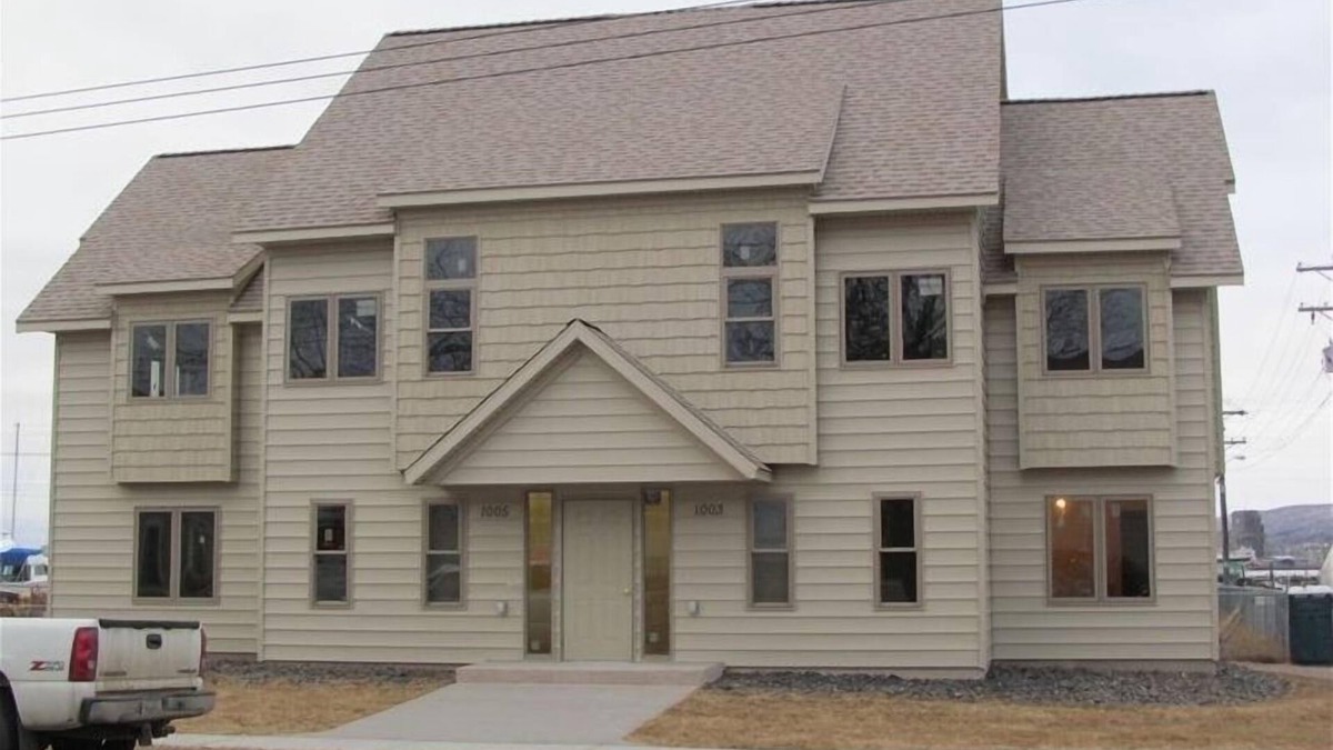Park Point House | Island Twin Home- Adjacent to Marina and RV Parking