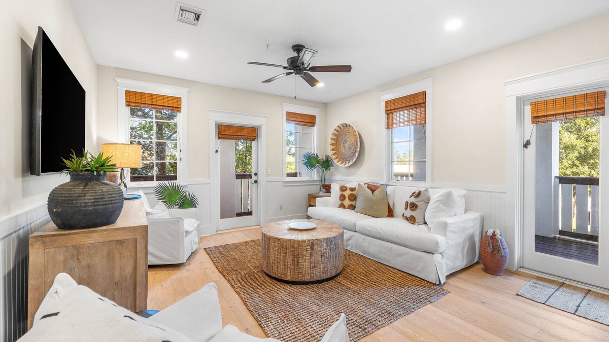 Rosemary Beach Condo | Island Vibes at Emerald Palm/2 Bedroom Condo Rosemary Beach/2 Bikes