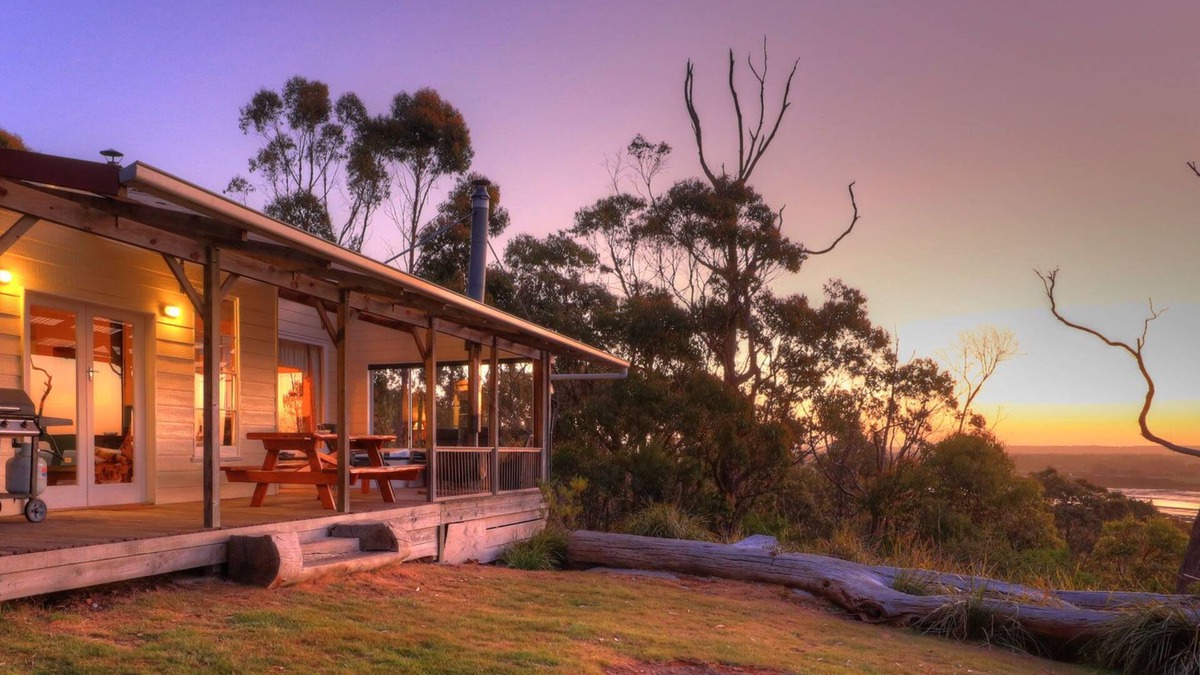 Smithton House | Island View Spa Cottage