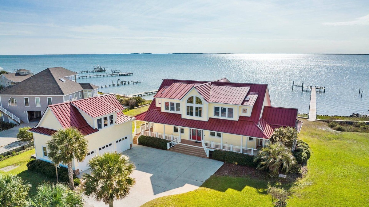 Harkers Island House | Island Waterfront Home for 10. Sound & Dock Views!