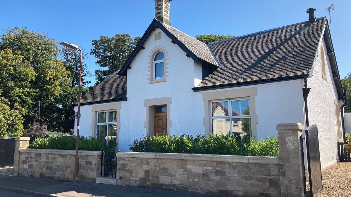 Pencaitland House | ISLAY House, Comfortable home- private garden, in quiet village, near Edinburgh