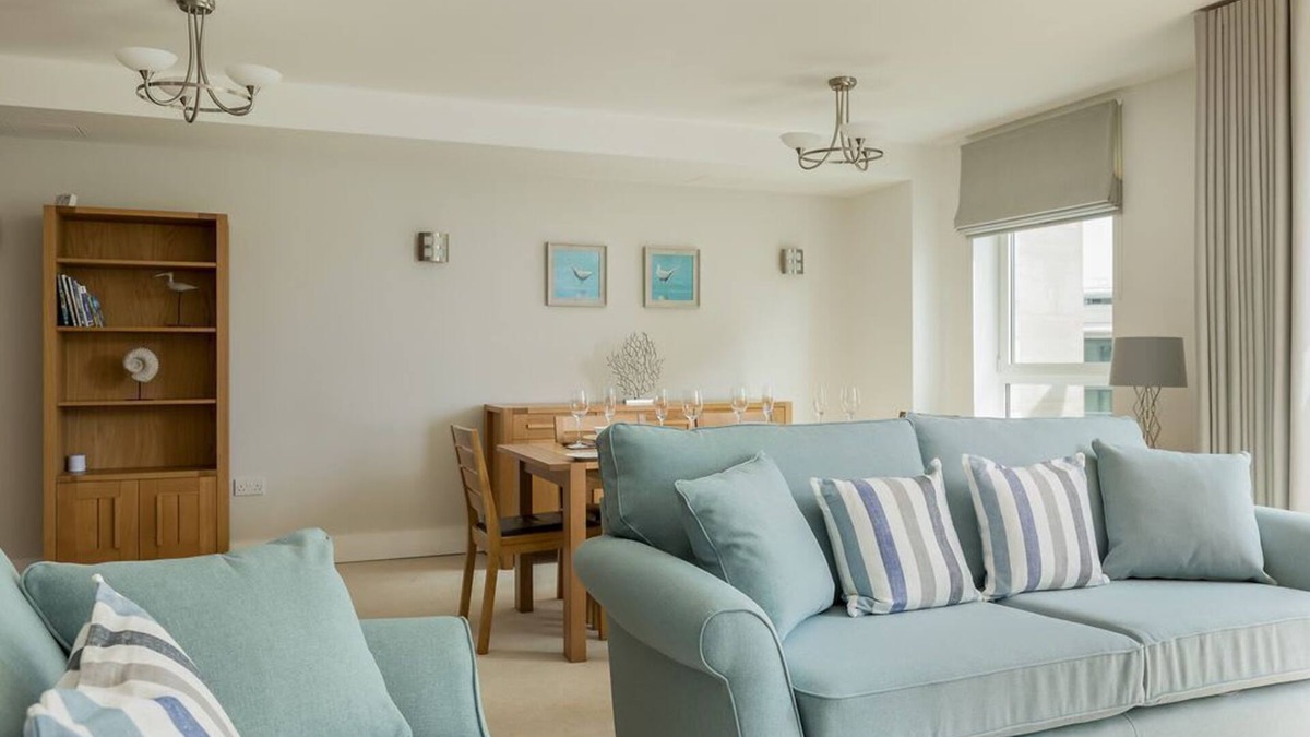 Poole Apartment | Isle be Back - Harbourfront Views from Balconies