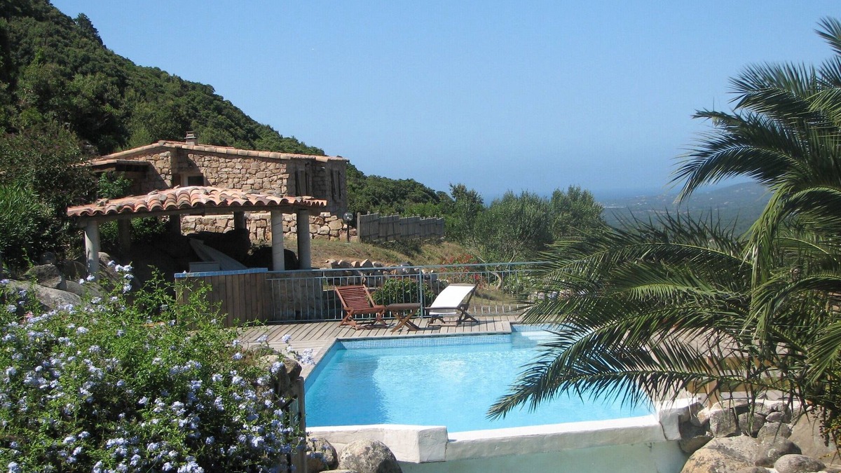 Figari Villa | ISOLATED STONE VILLA WITH MAGNIFICENT PANORAMIC VIEWS