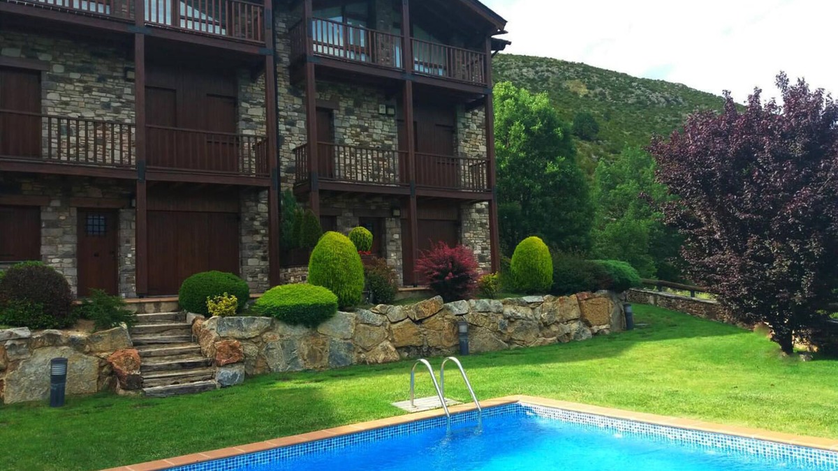 Isovol House | ISOVOL I - Three Bedroom House, Sleeps 8
