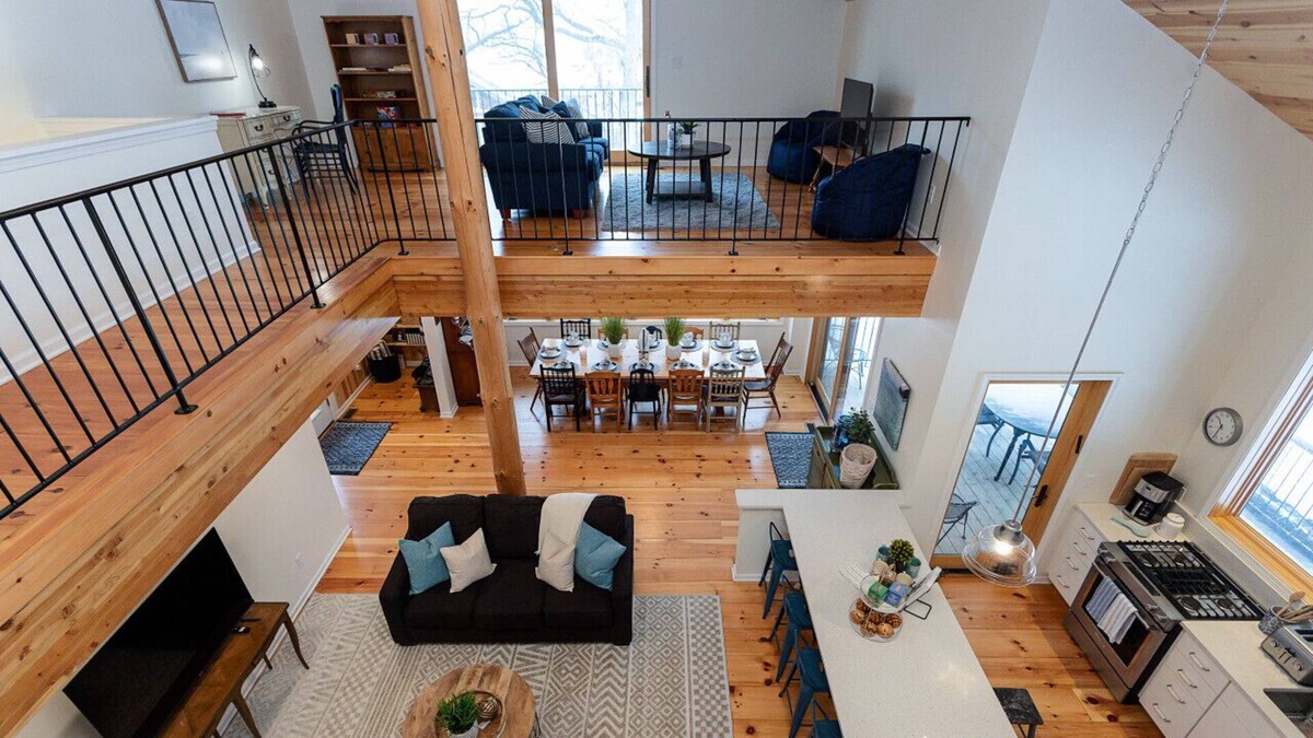 Michiana House | Israel · Lake View Escape