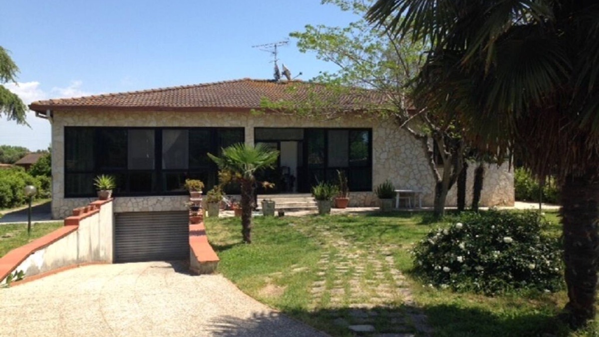 Borgo Sabotino Villa | villa in the green At 700 m from the Mediterranean sea
