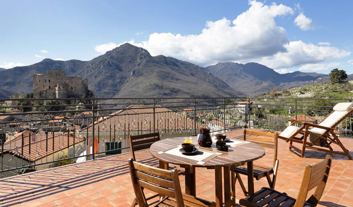 Castelvecchio di Rocca Barbena Apartment | 70 m² Apartment ∙ 1 bedroom ∙ 2 guests