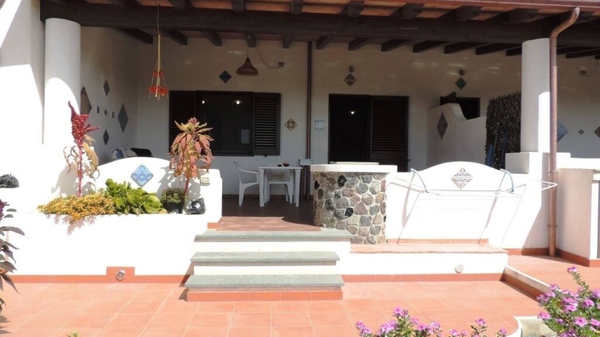 Pianoconte Apartment | Charming 1-bedroom apartment with WiFi, AC in lovely Lipari