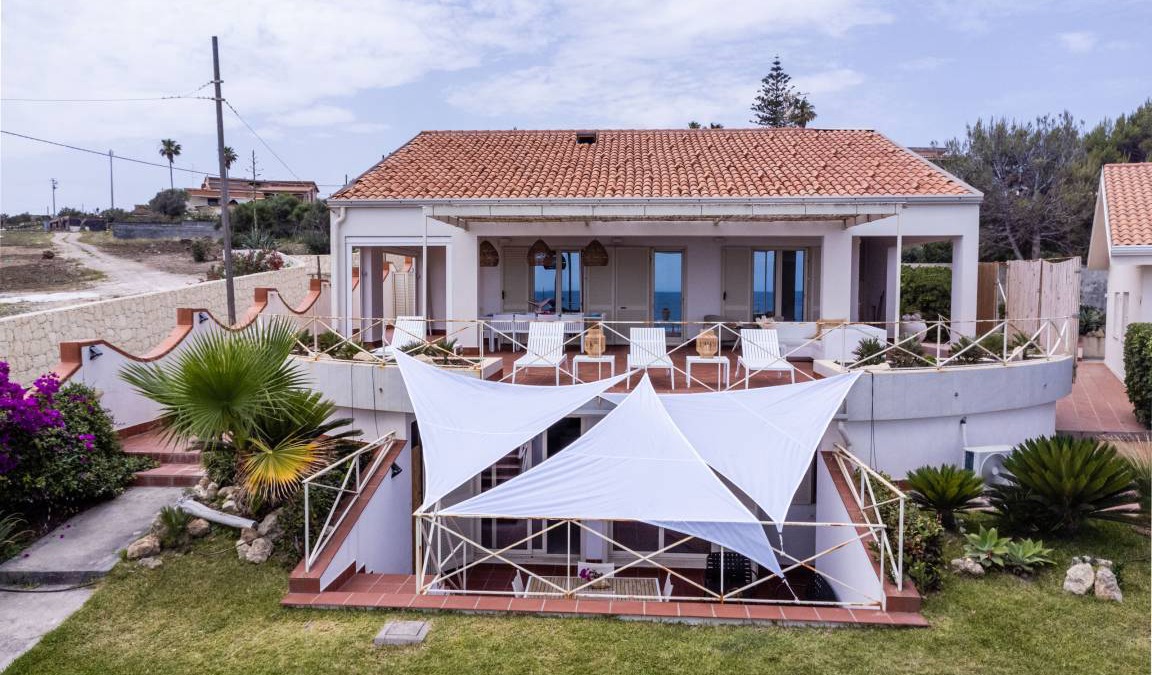 Costa Saracena-Castelluccio Villa | 242 m² Villa ∙ 6 bedrooms ∙ 14 guests