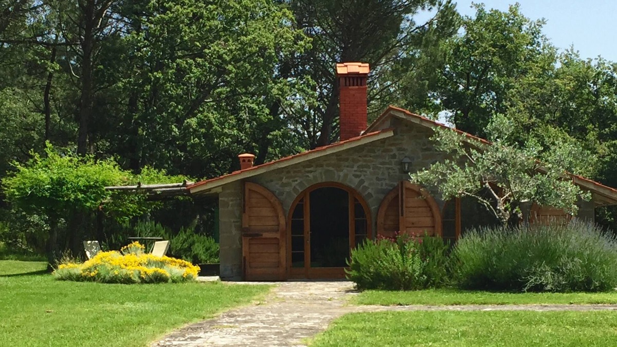 Loro Ciuffenna Villa | Poggio Corsucci - "The Hut" - Stone house in the heart of Tuscany with pool