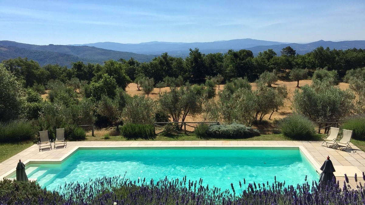 Loro Ciuffenna House | Charming farmhouse with stunning views and pool between Florence and Arezzo.