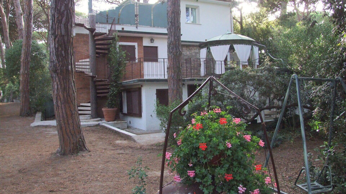 Marina di Castagneto Carducci Apartment | Lovely apartment for 3 guests with WIFI, TV and parking