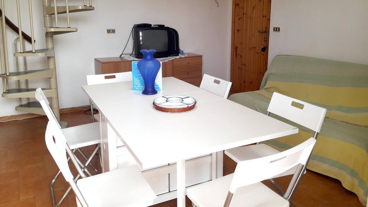 Santa Maria del Cedro Apartment | Homerez - 300 m away from the beach! Appartement for 7 ppl. with balcony