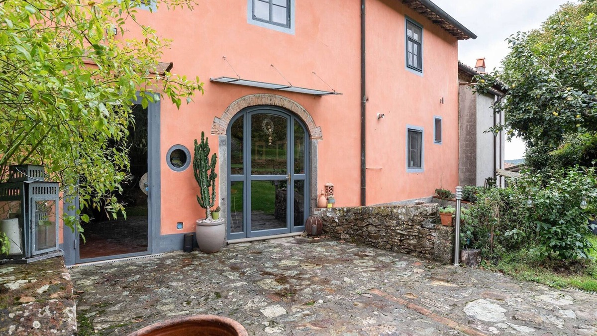 San Giuliano Terme Villa | Villa in Tuscany with Historic Charm