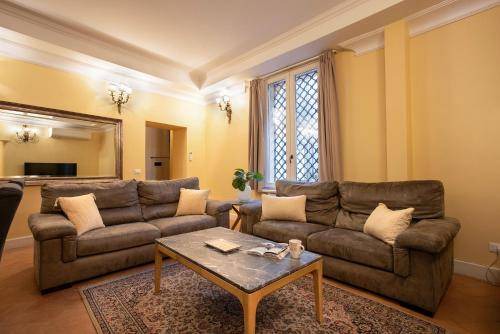Rione VIII Sant'Eustachio Apartment | 280 m² Apartment ∙ 5 bedrooms ∙ 10 guests