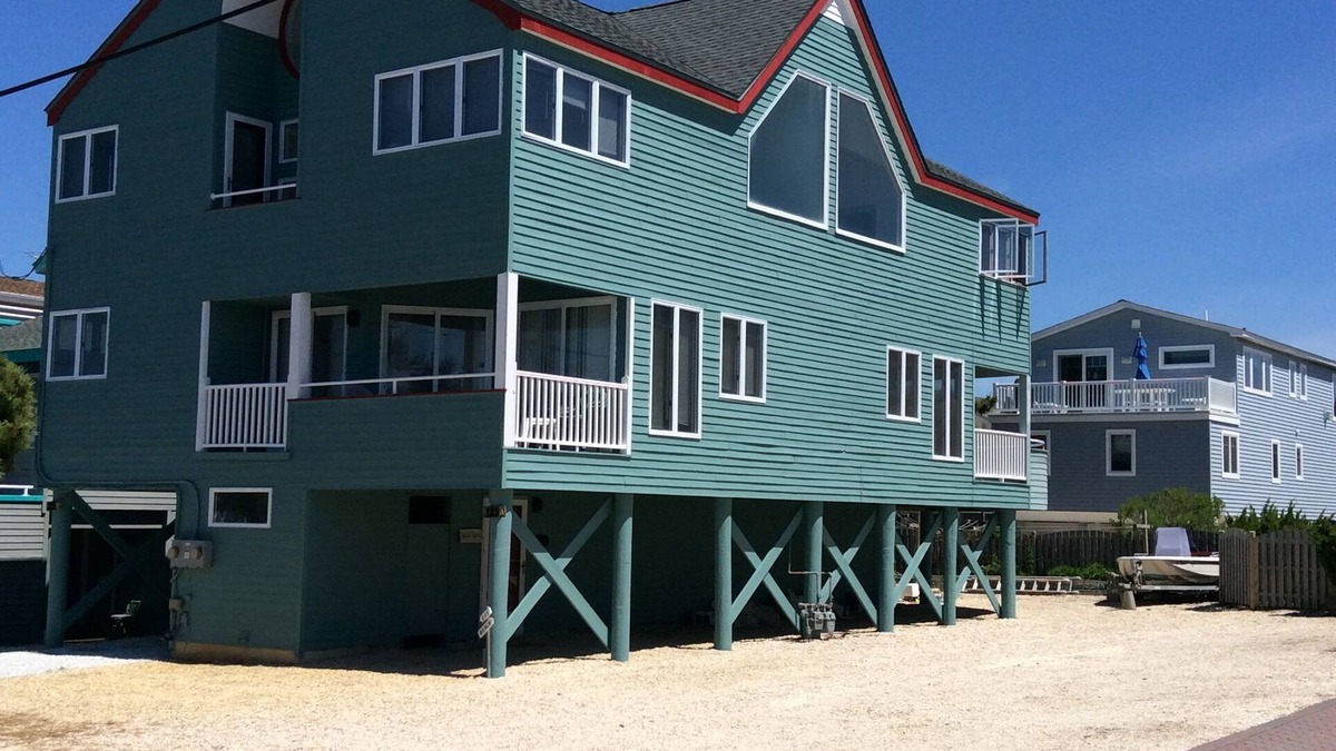 Ship Bottom House | IT'S ALL ABOUT THE VIEWS AND THE NATURAL LIGHTING