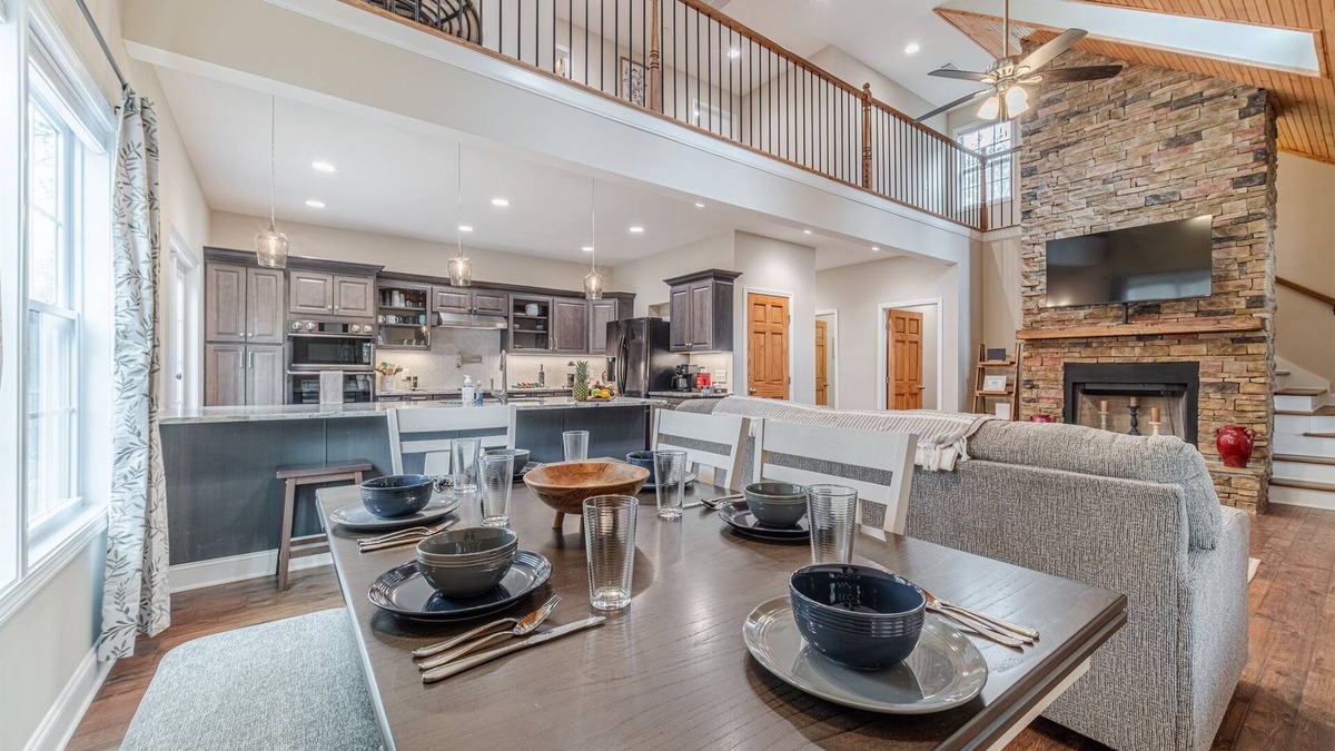 Helen Cabin | It's All Fun and Games - Modern Family Cabin Near Helen, Hot Tub, Games, Golf