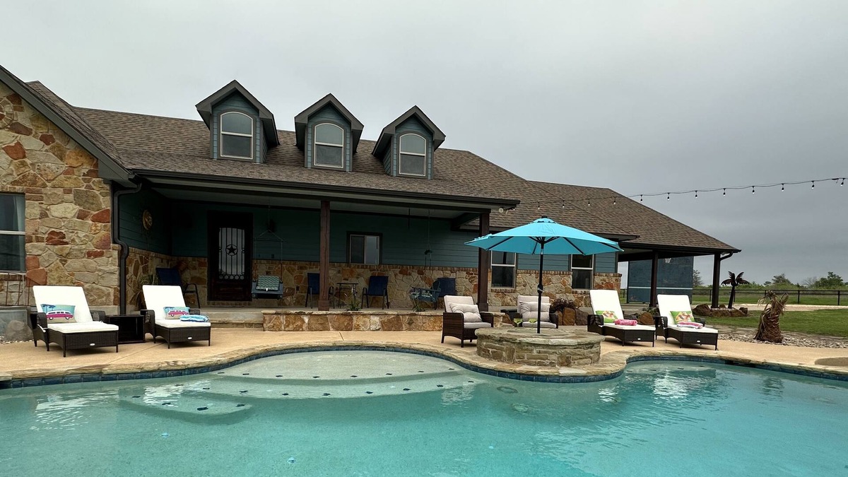 Red Rock House | It's Always 5 O'Clock By This Country Pool