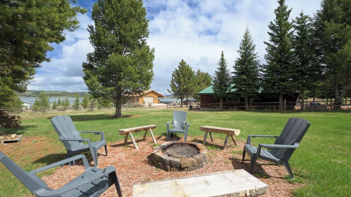 Georgetown Cabin | It's Fire Pit Season! S'mores, please!