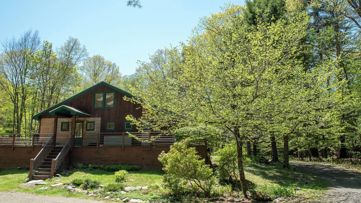 Chatham Ski Chalet | It's time to FALL in Love with Upstate!