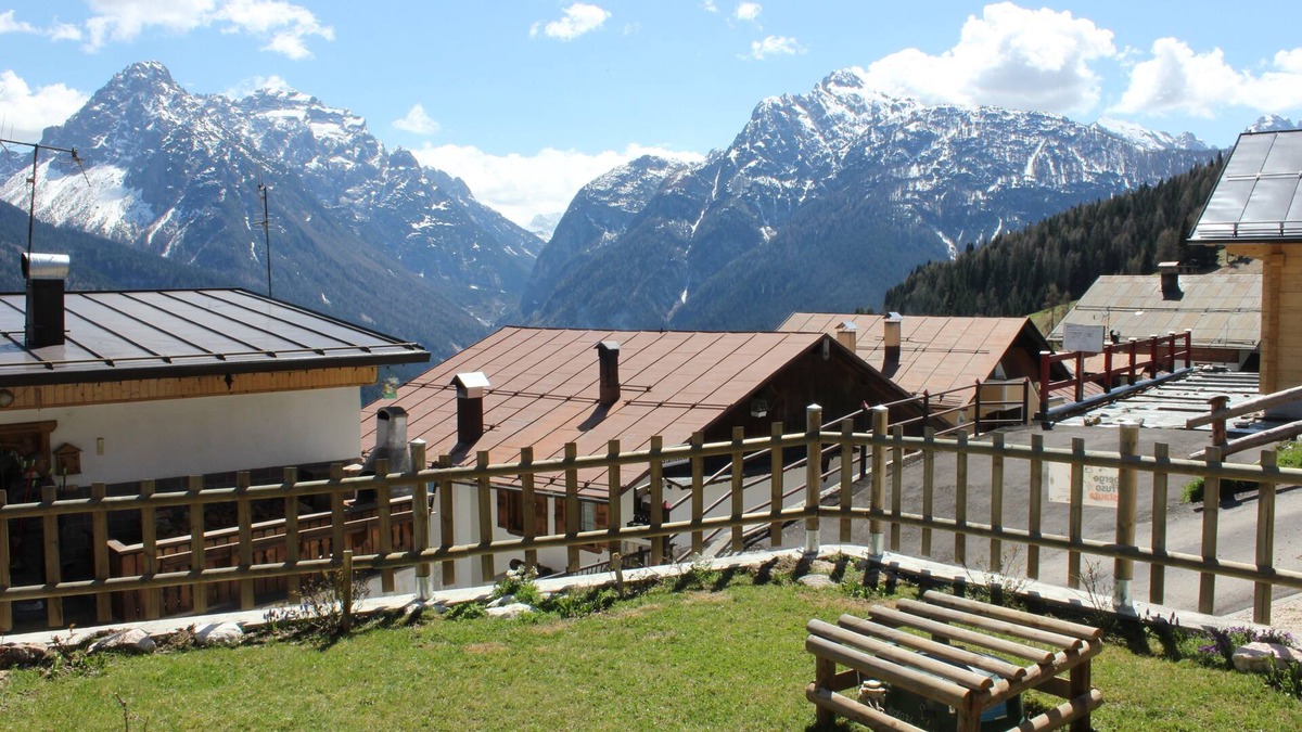 San Pietro di Cadore Bed & Breakfast | CASA DI LORES: YOUR IDEAL STAY IN THE BELLUNESE DOLOMITES