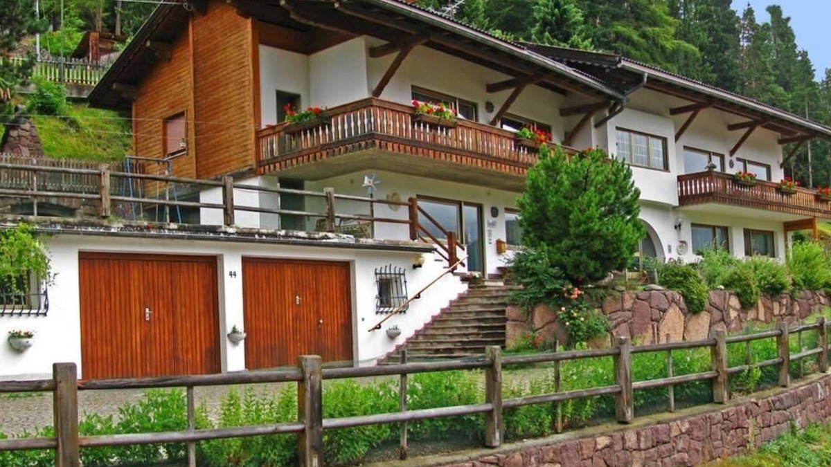 Ortisei House | Holiday apartment Sankt Ulrich (Ortisei di Val Gardena) for 1 - 2 persons with 1 bedroom - Holiday h