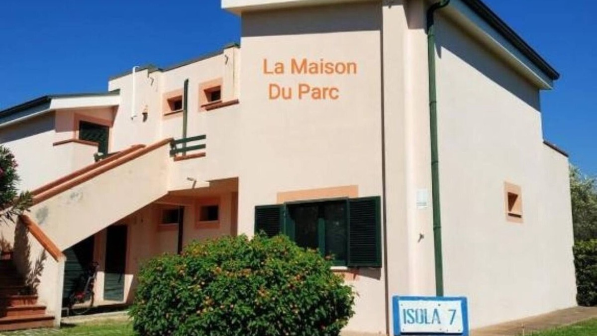 Isca Marina Apartment | La Maison Du Parc: Apartment with Terrace