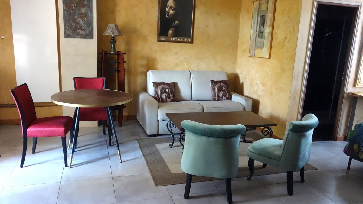 Amboise Apartment | Italian-style apartment and garden in the heart of Amboise.