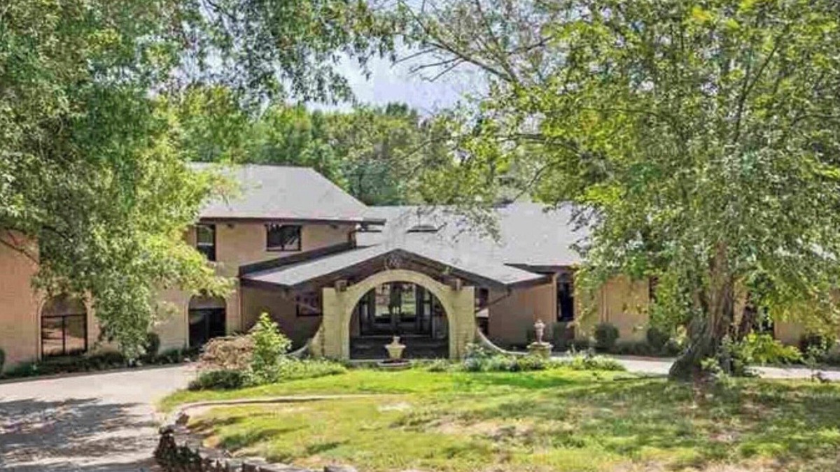 Cadiz House | Italian Style Lodge Lake House on Lake Barkley - over 5100 sq. ft.