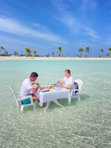 Guraidhoo House | Ithaa Beach