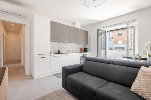 Latina Apartment | IVY - Boston
